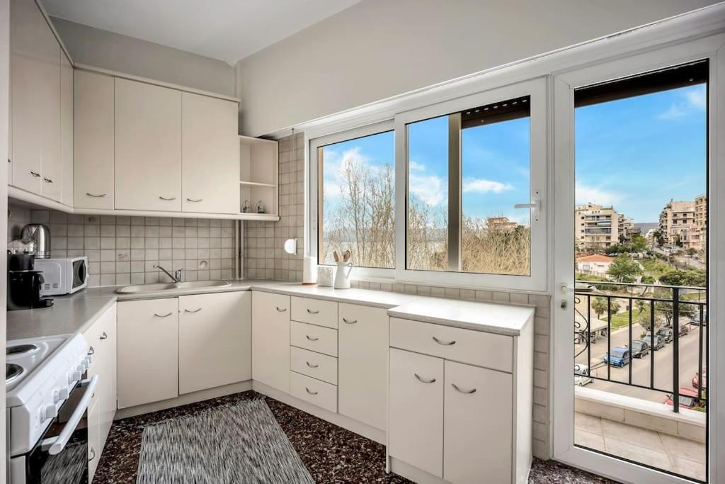 Bright Central Apartment With Splendid Sea View! Chalkís Kültér fotó