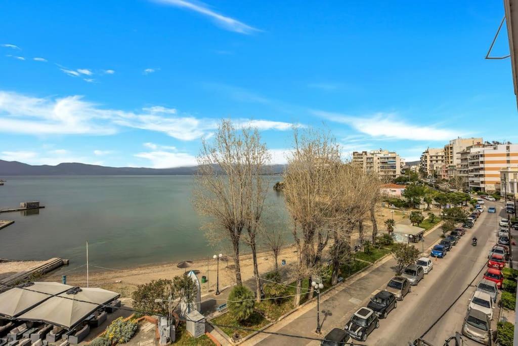 Bright Central Apartment With Splendid Sea View! Chalkís Kültér fotó