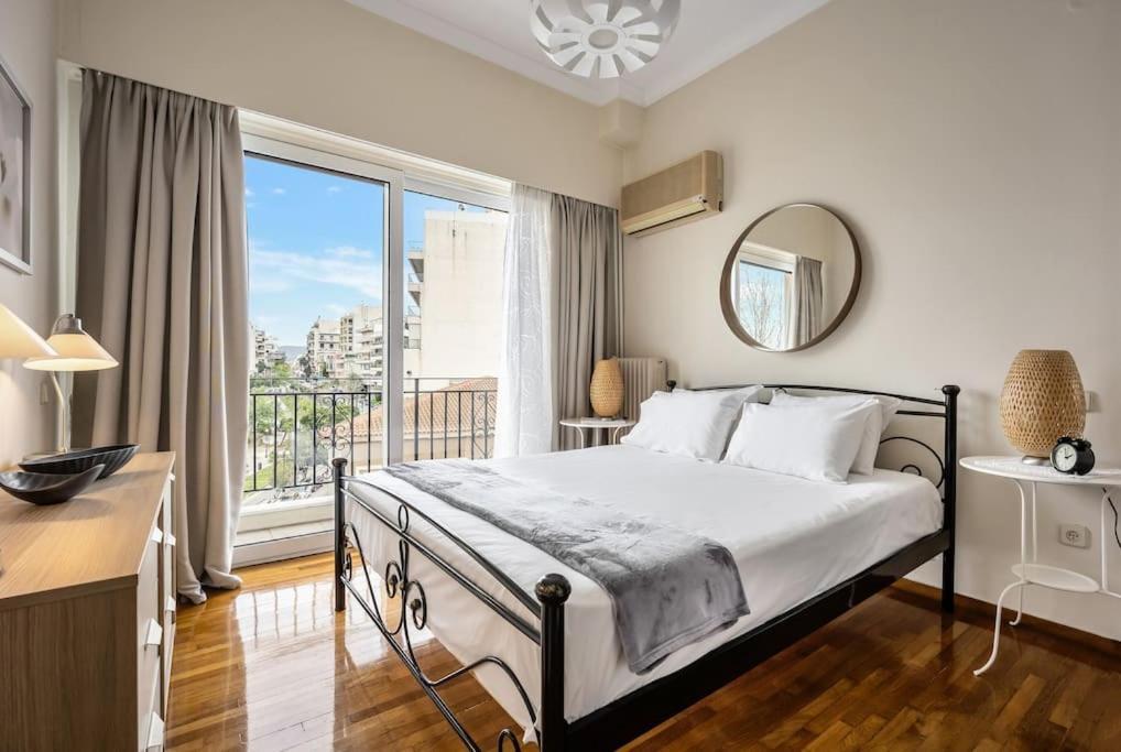Bright Central Apartment With Splendid Sea View! Chalkís Kültér fotó